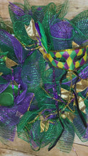 Load and play video in Gallery viewer,  Purple Mardi Gras Wreath.jpg