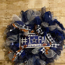 Load image into Gallery viewer, cowboys-deco-wreath-jpg