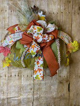 Load image into Gallery viewer, Pumpkin wreath.JPG
