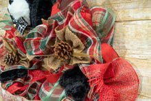 Load image into Gallery viewer, Christmas Bear Merry  Wreath.jpg