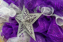 Load image into Gallery viewer,  Shining  Star Christmas Wreath.jpg