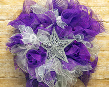 Load image into Gallery viewer,  Shining  Star Christmas Wreath.jpg