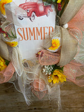 Load image into Gallery viewer, Welcome Summer wreath
