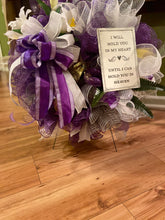 Load image into Gallery viewer, Mae”s flowers  wreath.jpg
