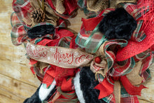 Load image into Gallery viewer, Christmas Bear Merry  Wreath.jpg
