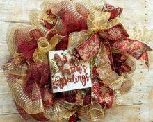 Load image into Gallery viewer, Gold Season&#39;s Greetings Christmas wreath.jpg
